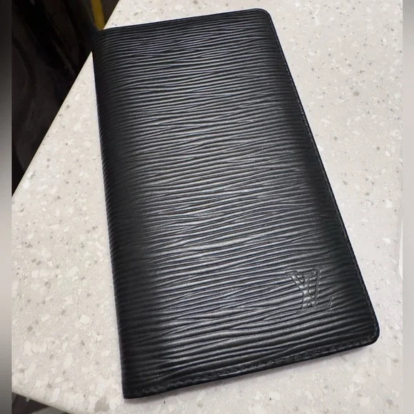 Louis Vuitton Epi Brazza Leather Wallet - Picture 3 of 5